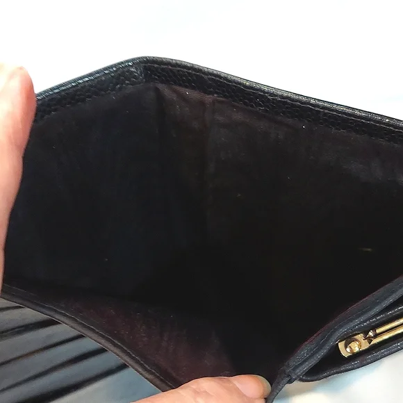 Chanel Caviar Wallet, Black CC Embossed. Pebbled caviar genuine leather. Luxury! - Picture 7 of 12